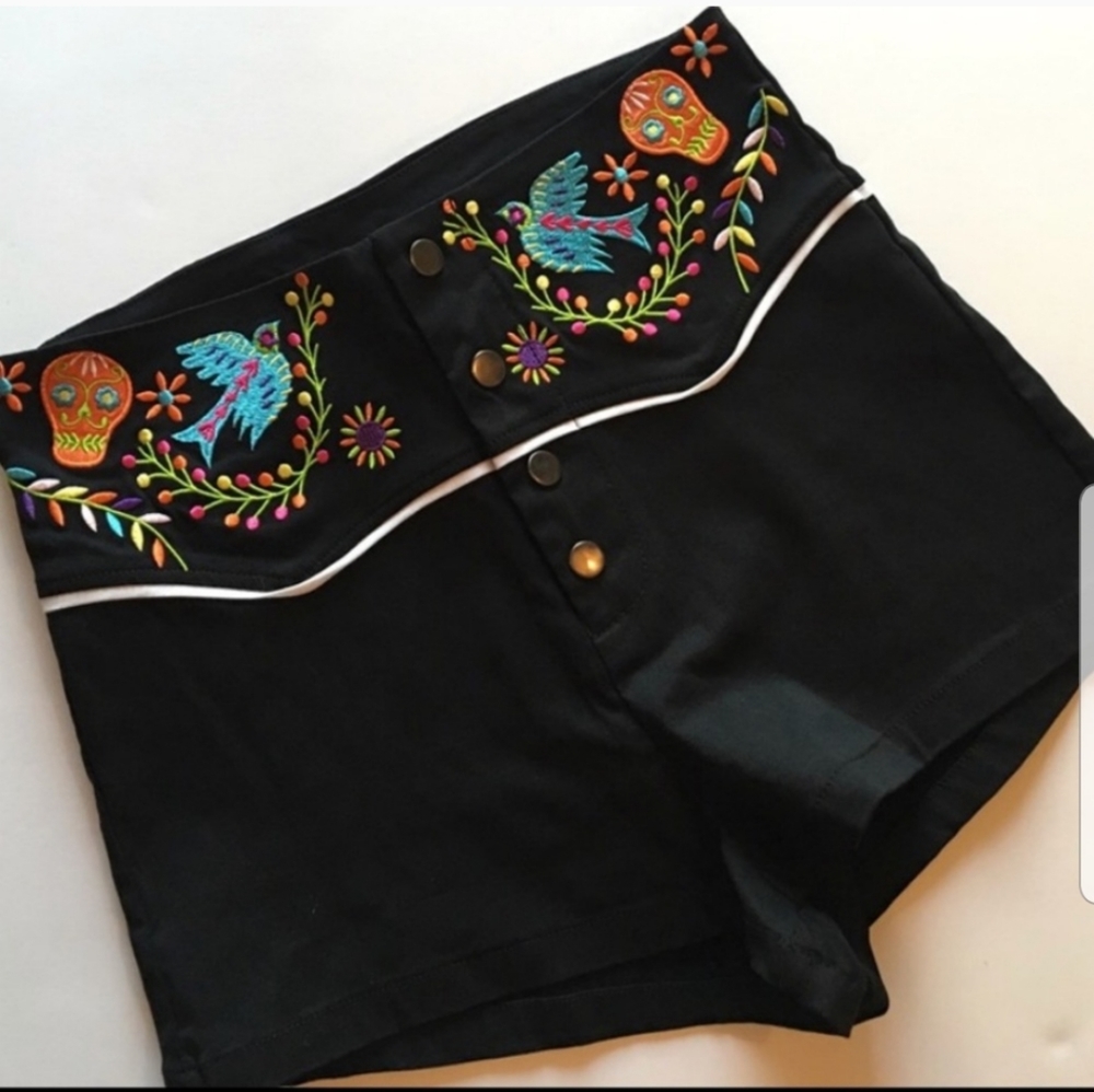 Too Fast Dia de Los Muertos shorts